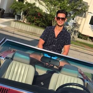 Meet your Posher, Carlos